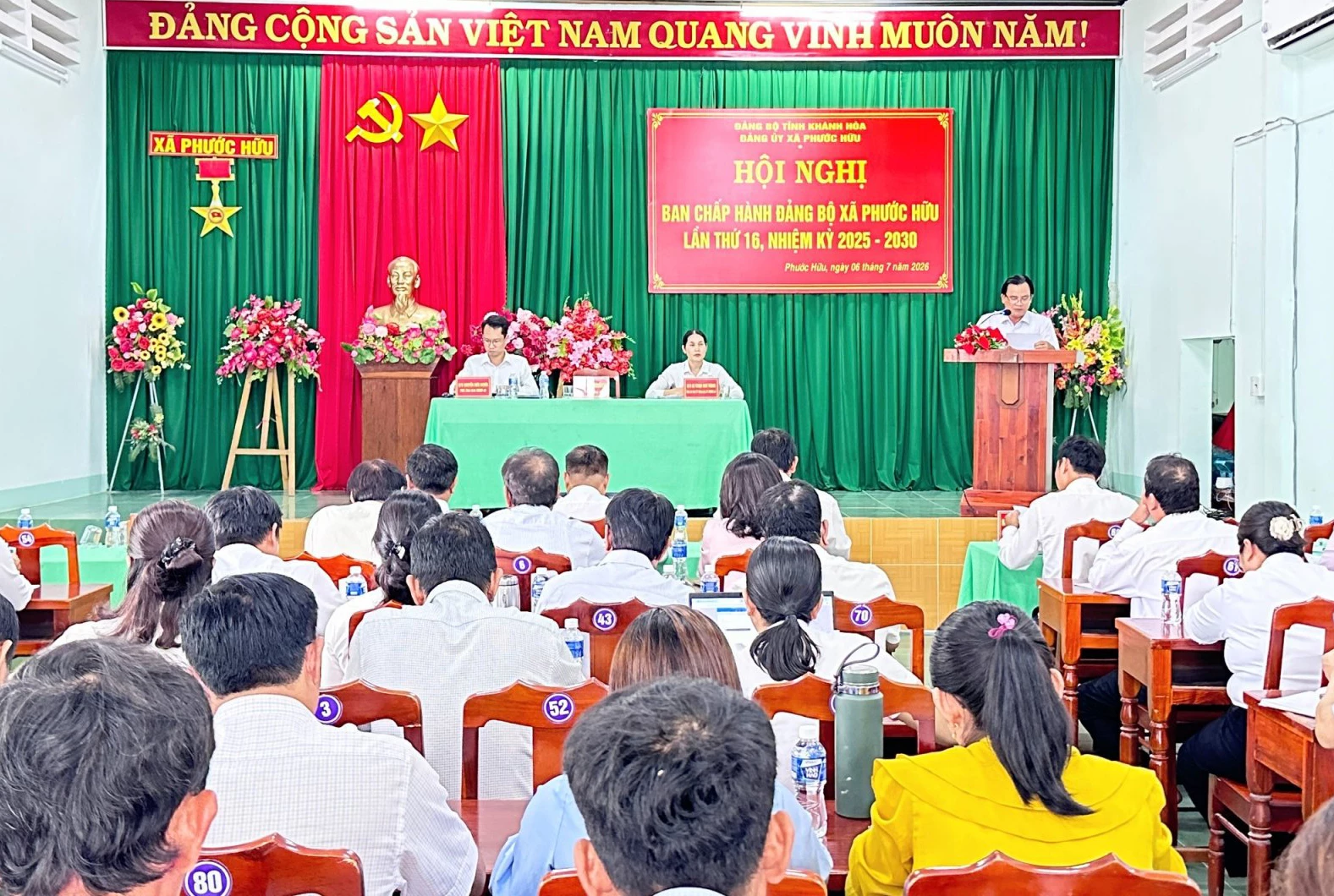 Quang cảnh hội nghị.