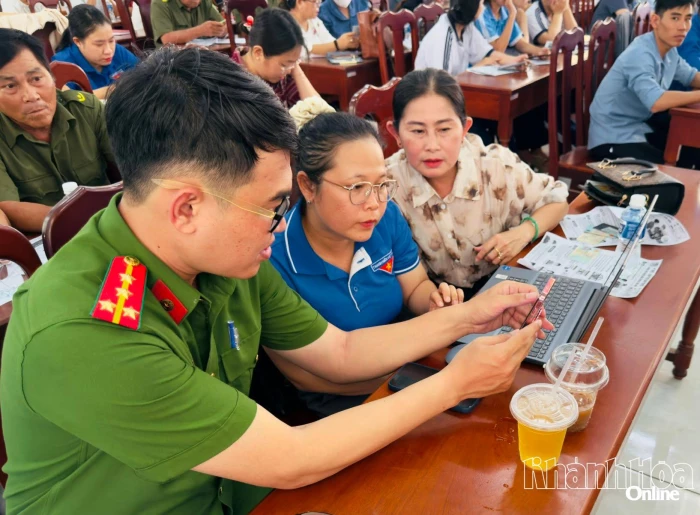 Xã Phước Hậu ra quân Chiến dịch “Mùa hè số cùng VNeID”