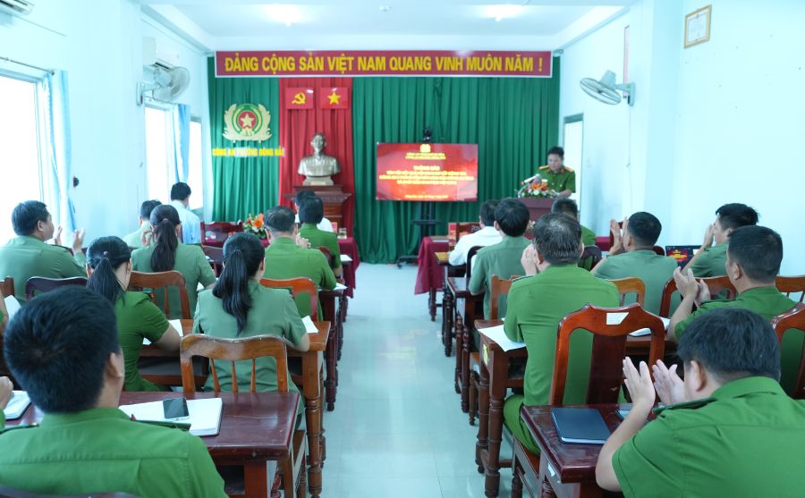 Quang cảnh hội nghị.