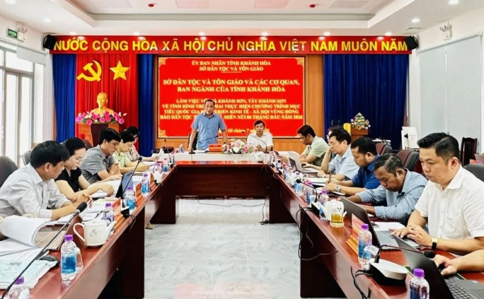 Sở Dân tộc và Tôn giáo làm việc với 2 xã Khánh Sơn và Tây Khánh Sơn 