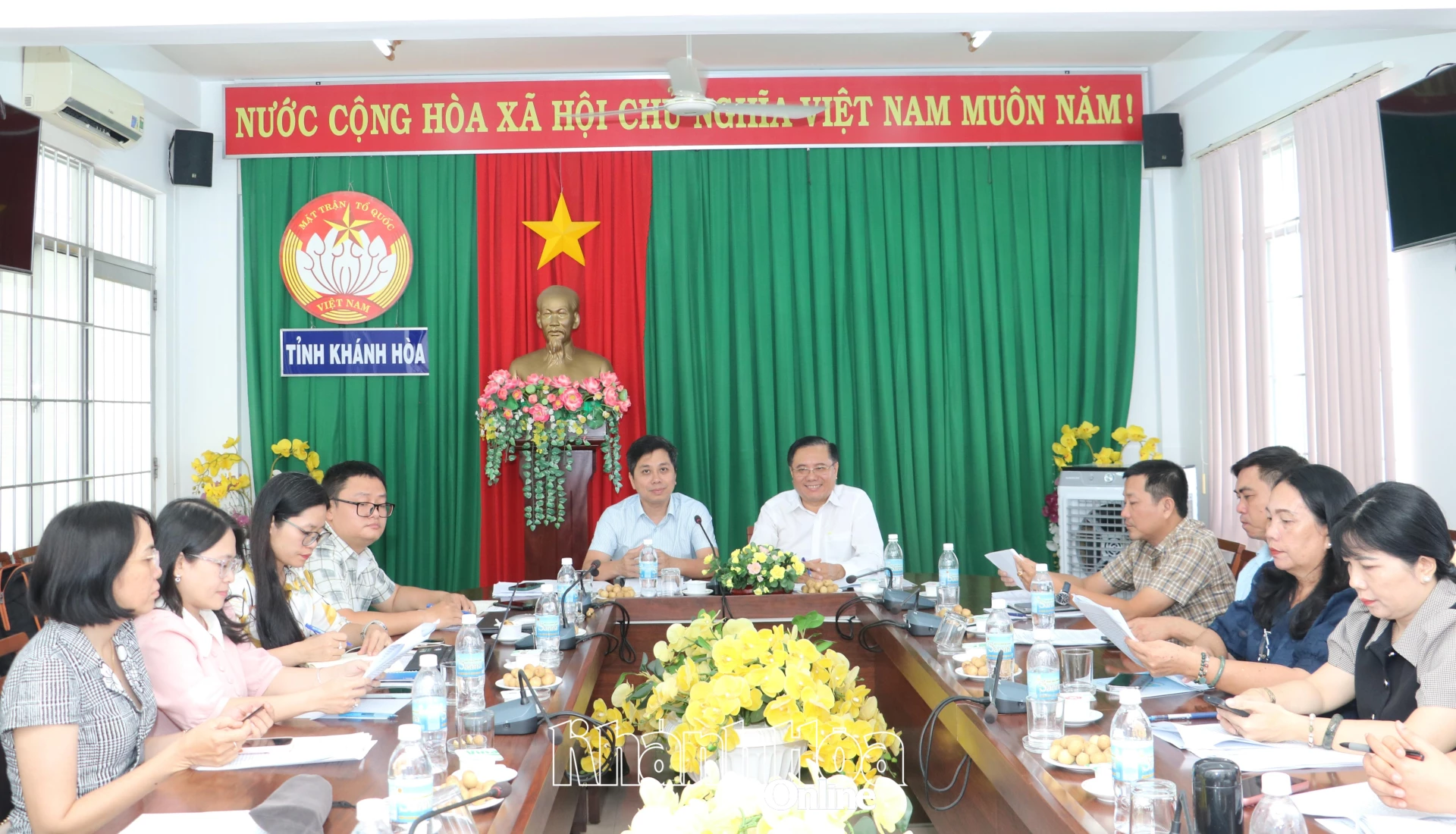Quang cảnh buổi tọa đàm.
