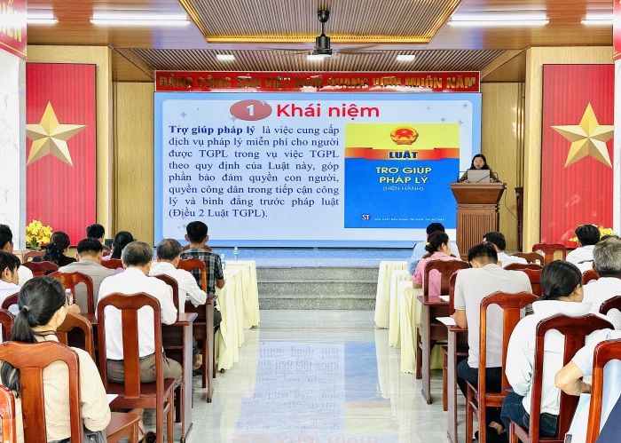 Xã Nam Cam Ranh: Hơn 50 hòa giải viên được tập huấn nâng cao kiến thức, kỹ năng