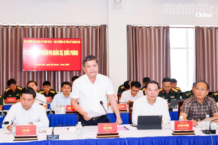 Ban Thường vụ Đảng ủy Quân khu 5 làm việc với Ban Thường vụ Tỉnh ủy Khánh Hòa về nhiệm vụ quân sự, quốc phòng