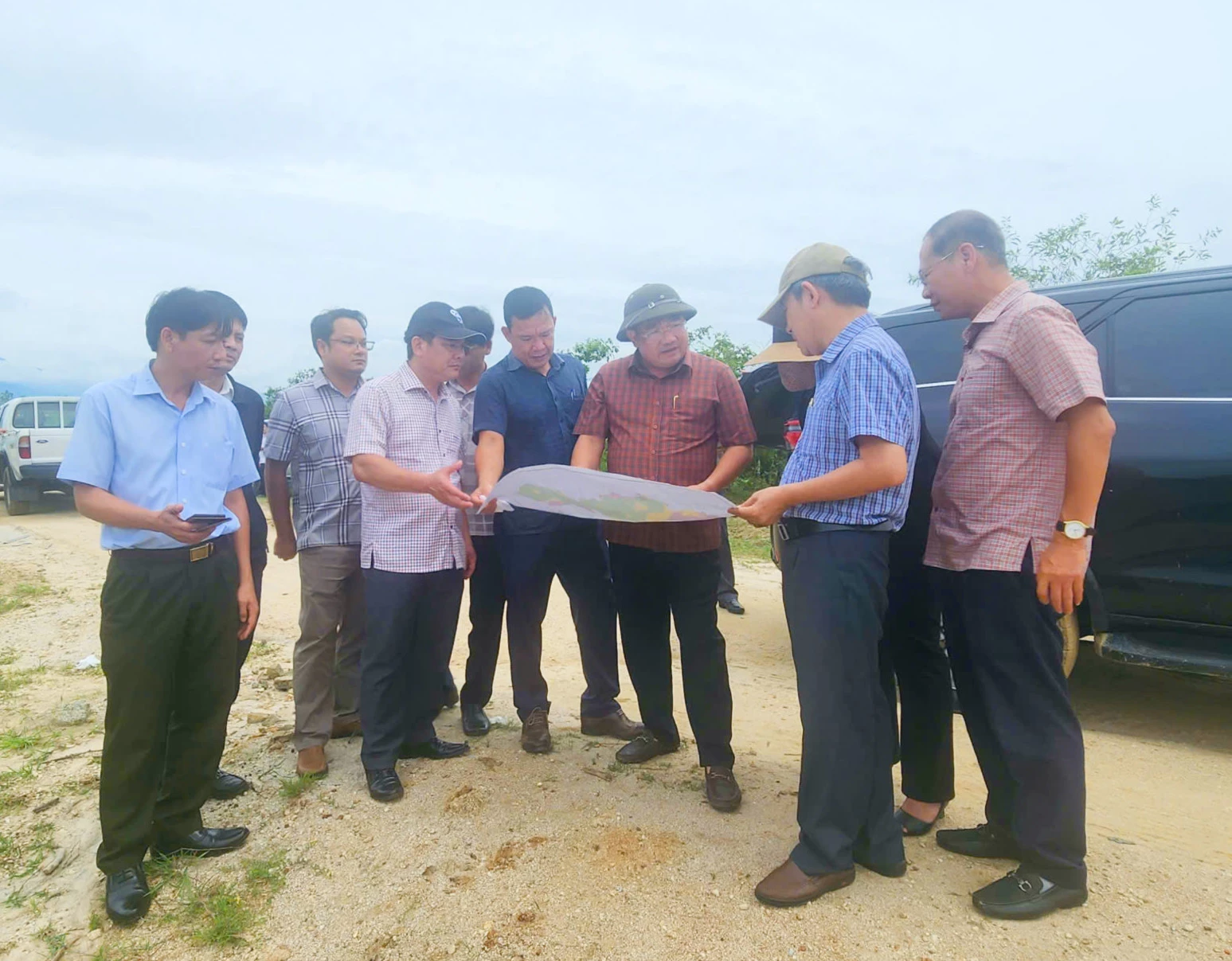 Phó Chủ tịch UBND tỉnh Trịnh Minh Hoàng khảo sát quỹ đất phục vụ phát triển kinh tế - xã hội