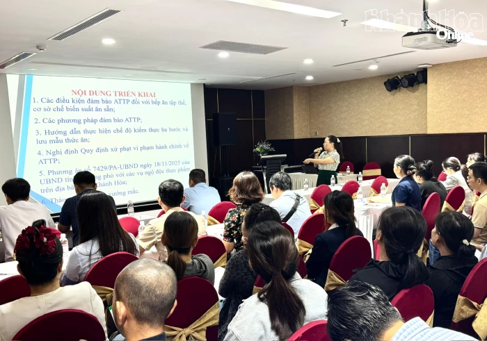 Cập nhật kiến thức an toàn thực phẩm cho gần 150 chủ cơ sở và phụ trách bếp ăn tập thể
