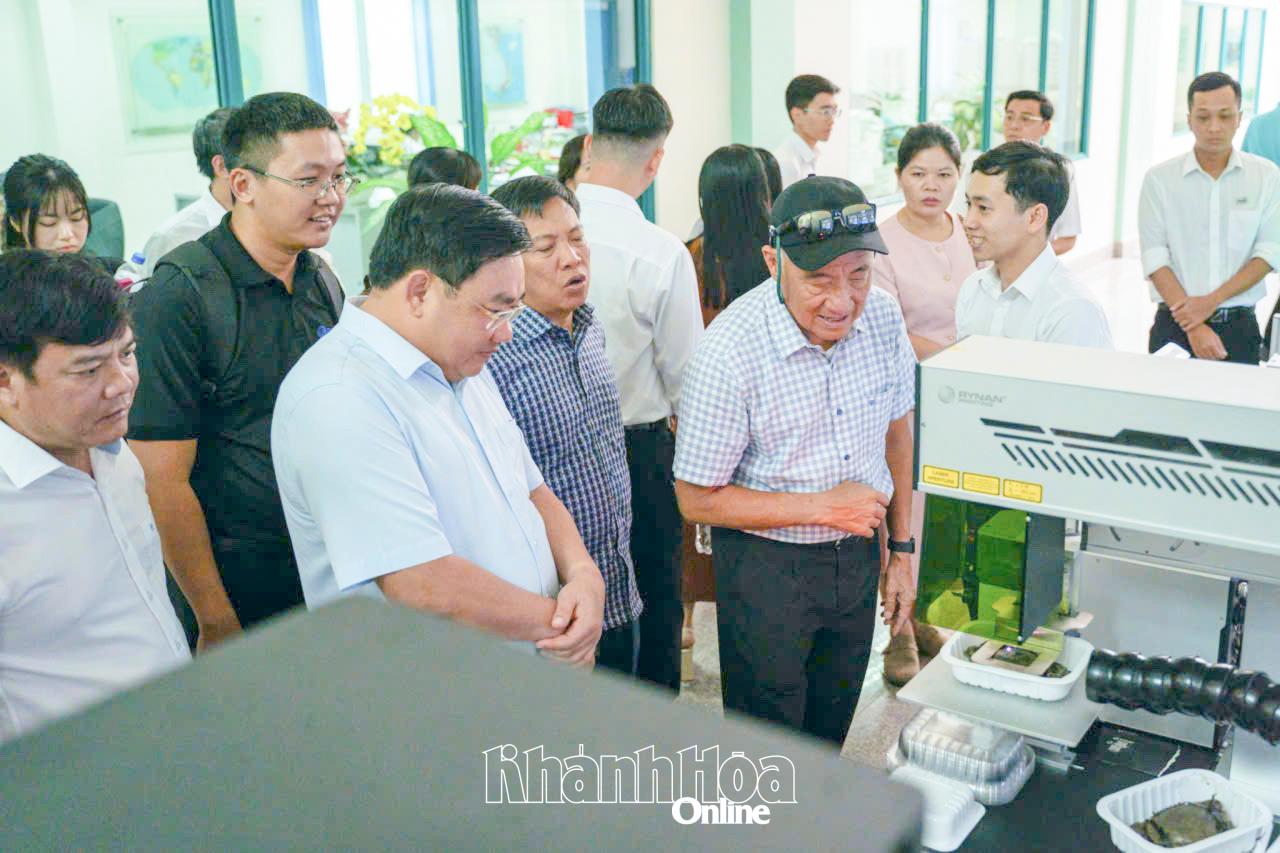 Đoàn công tác của UBND tỉnh Khánh Hòa tham quan khu nghiên cứu, phát triển các giải pháp nông nghiệp thông minh tại Tập đoàn MYLAN - RYNAN.