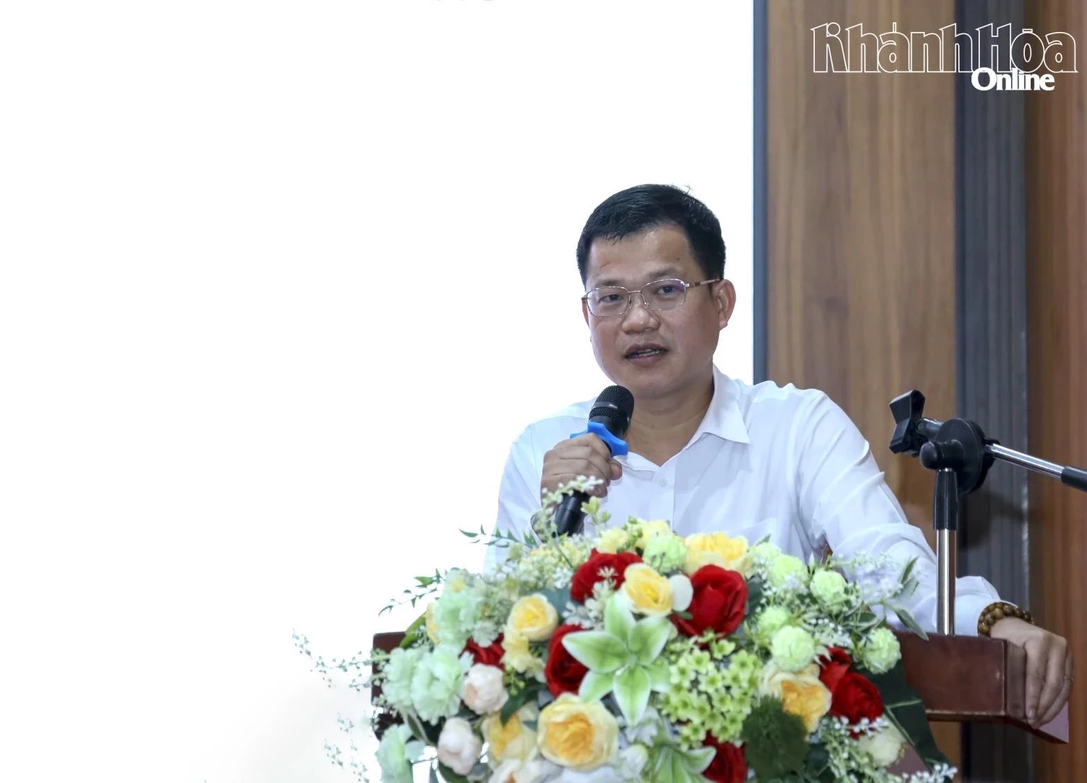 Lãnh đạo Ban Quản lý Dự án Phát triển tỉnh phát biểu tại lễ ra mắt.