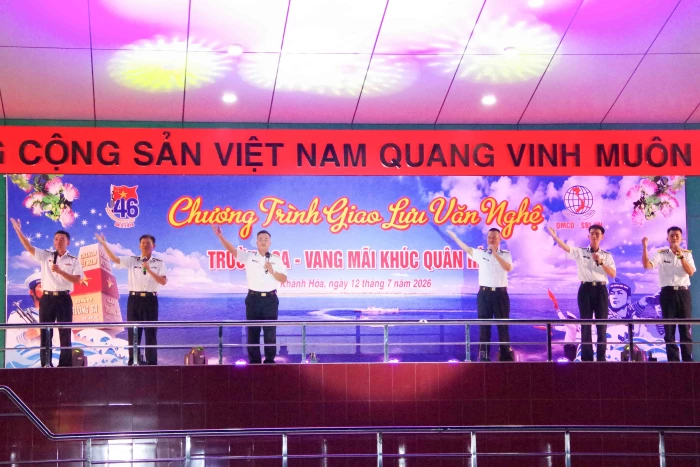 Chương trình giao lưu văn nghệ “Trường Sa - Vang mãi khúc quân hành”