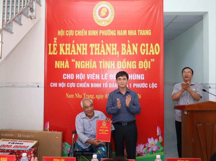 Hội Cựu chiến binh phường Nam Nha Trang bàn giao nhà nghĩa tình đồng đội