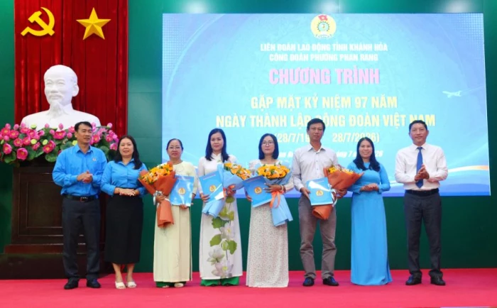 Công đoàn phường Phan Rang kỷ niệm 97 năm Ngày thành lập Công đoàn Việt Nam