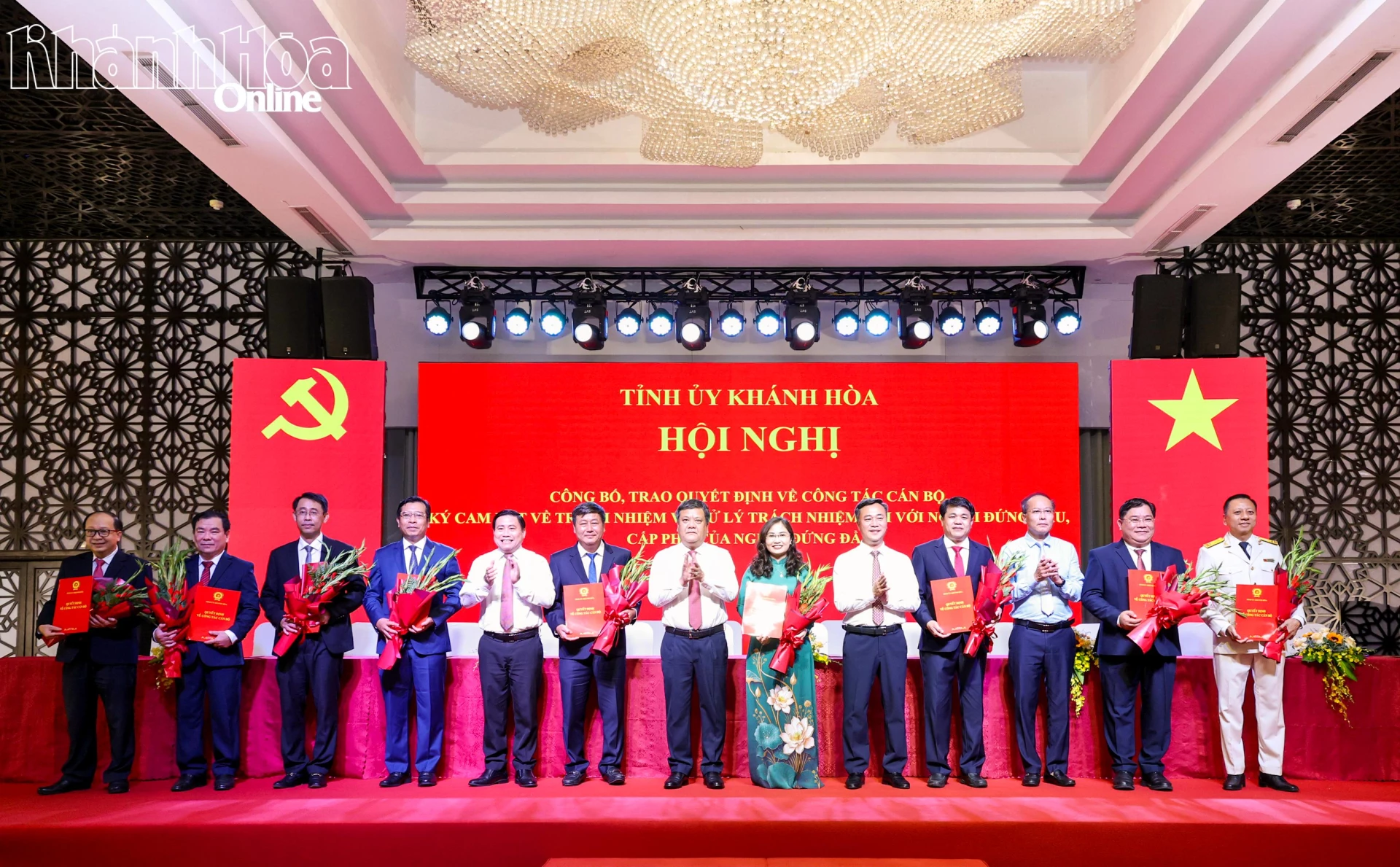 Công bố, trao các quyết định của Ban Bí thư Trung ương Đảng chỉ định 9 đồng chí tham gia Ban Chấp hành Đảng bộ tỉnh Khánh Hòa nhiệm kỳ 2025 - 2030