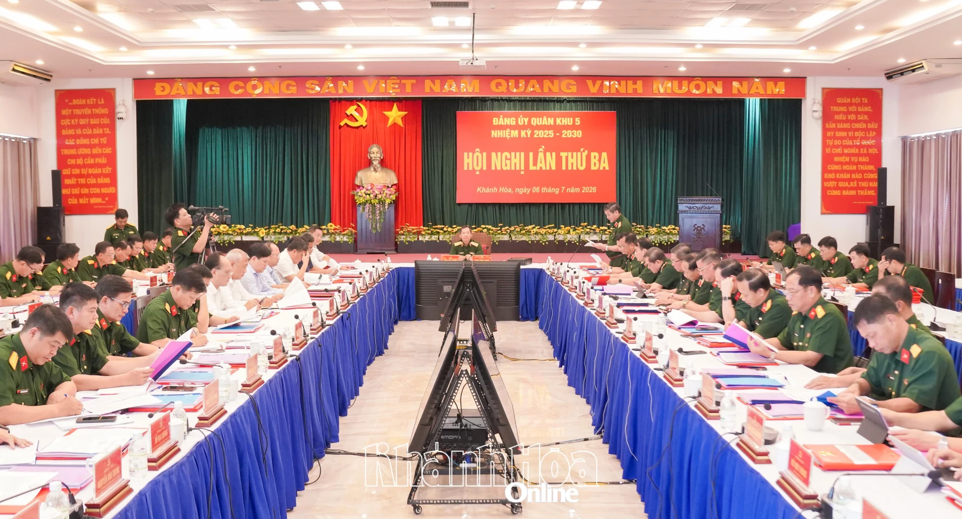 Quang cảnh hội nghị.
