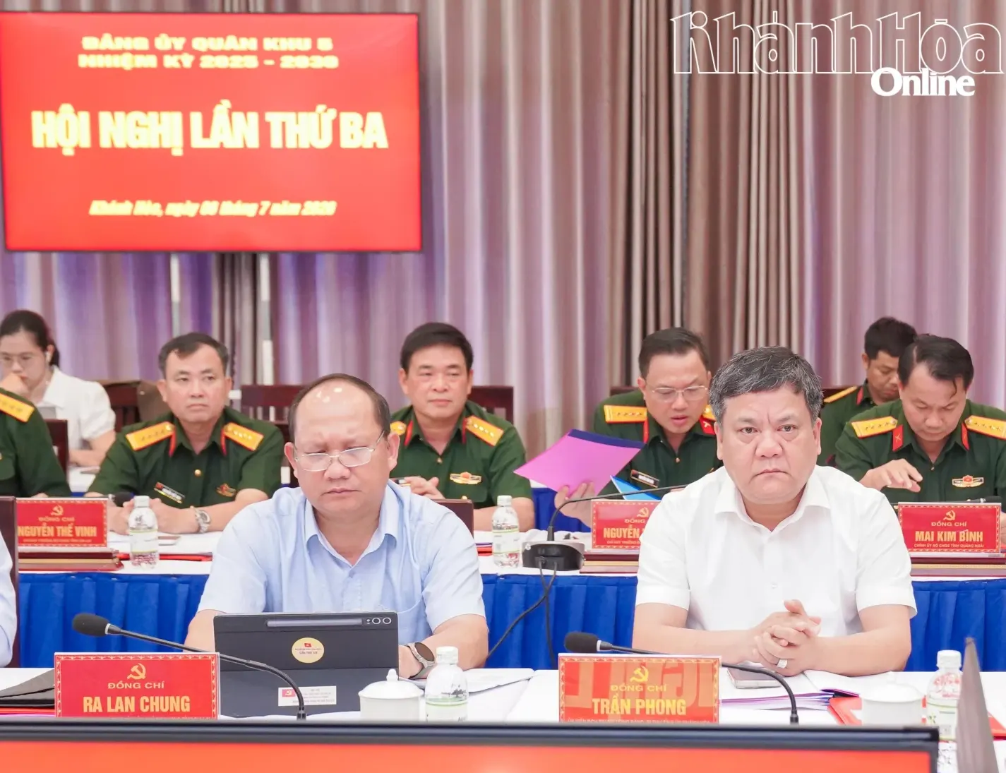 Bí thư Tỉnh ủy Khánh Hòa Trần Phong và các đại biểu dự hội nghị.