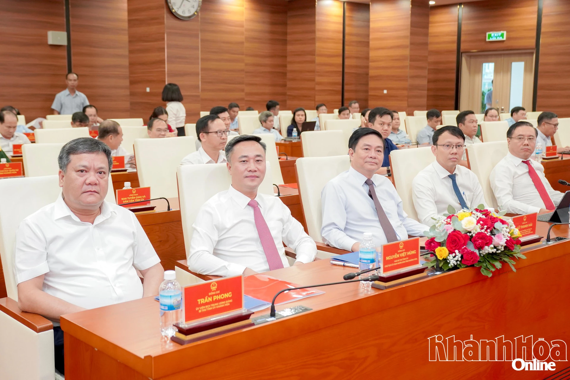 Đồng chí Bí thư Tỉnh ủy Trần Phong cùng các đồng chí lãnh đạo tỉnh tham dự buổi lễ.