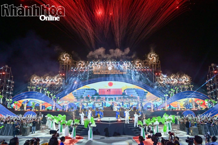 Hoành tráng, ấn tượng Lễ khai mạc Festival Biển Khánh Hòa năm 2026