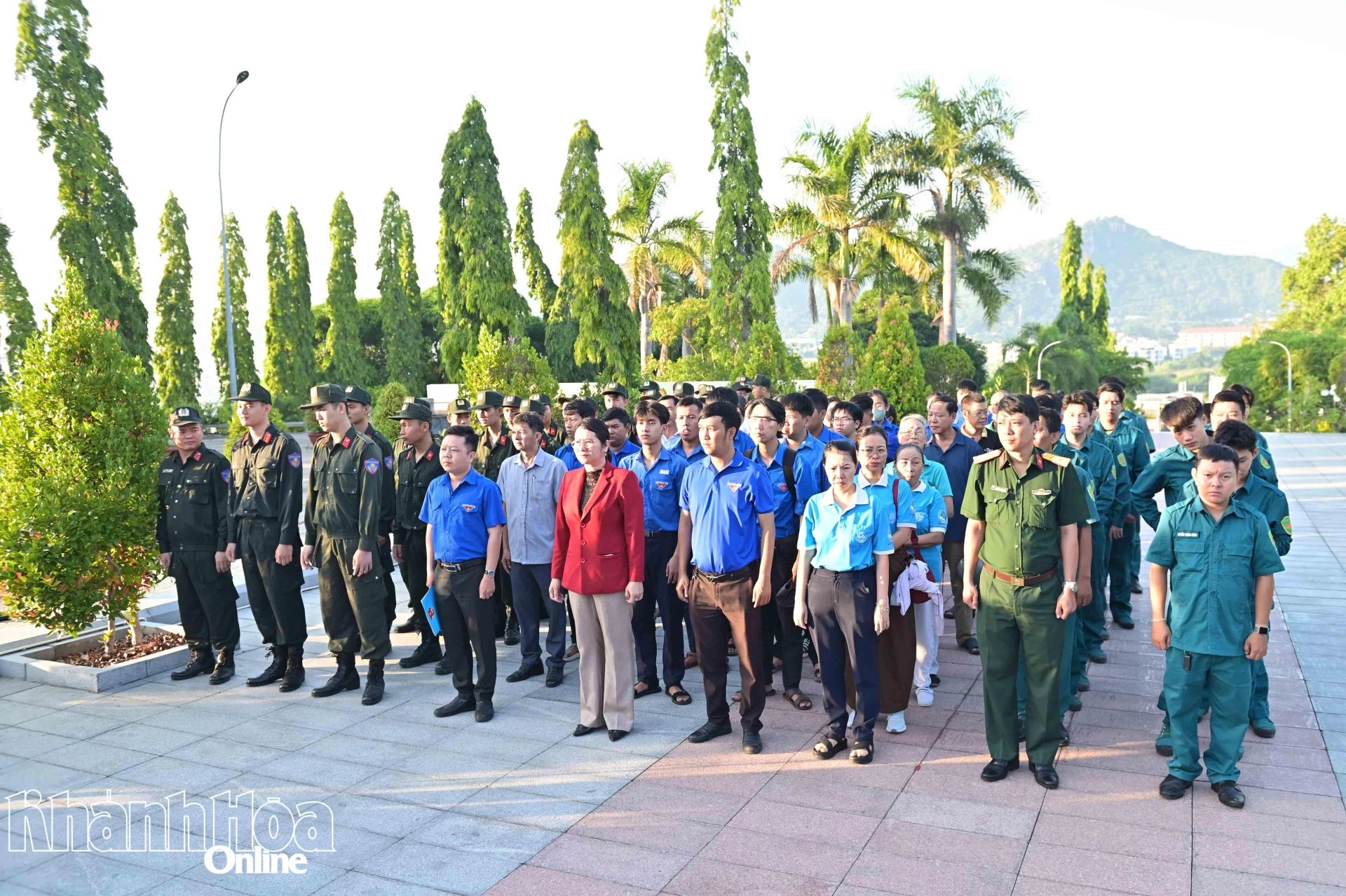Quang cảnh buổi ra quân.
