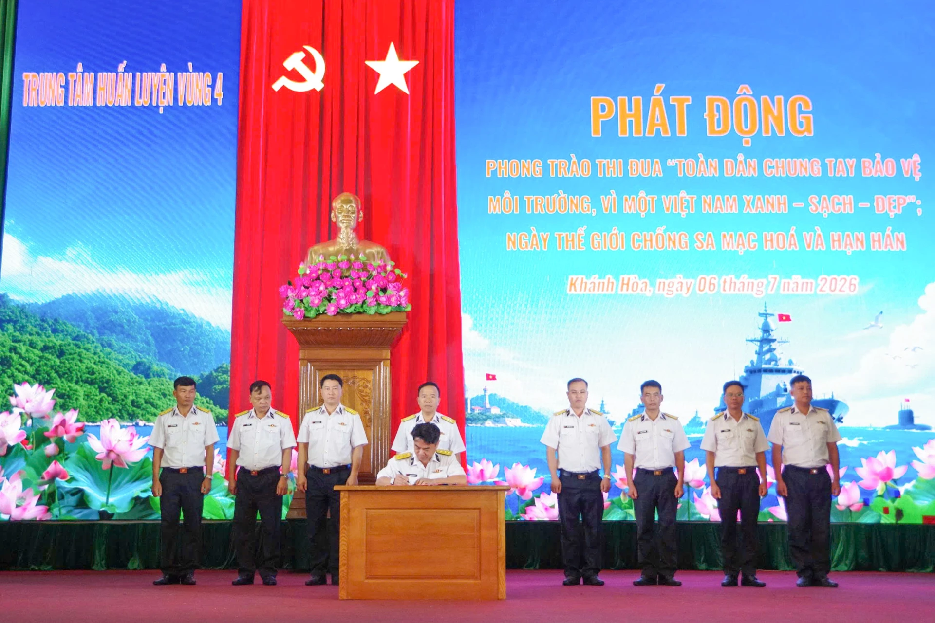 Trung tâm Huấn luyện Vùng 4 Hải quân phát động thi đua bảo vệ môi trường