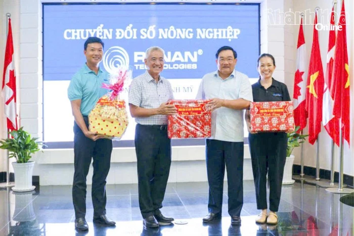 Phó Chủ tịch UBND tỉnh Trịnh Minh Hoàng làm việc với Tập đoàn MYLAN - RYNAN
