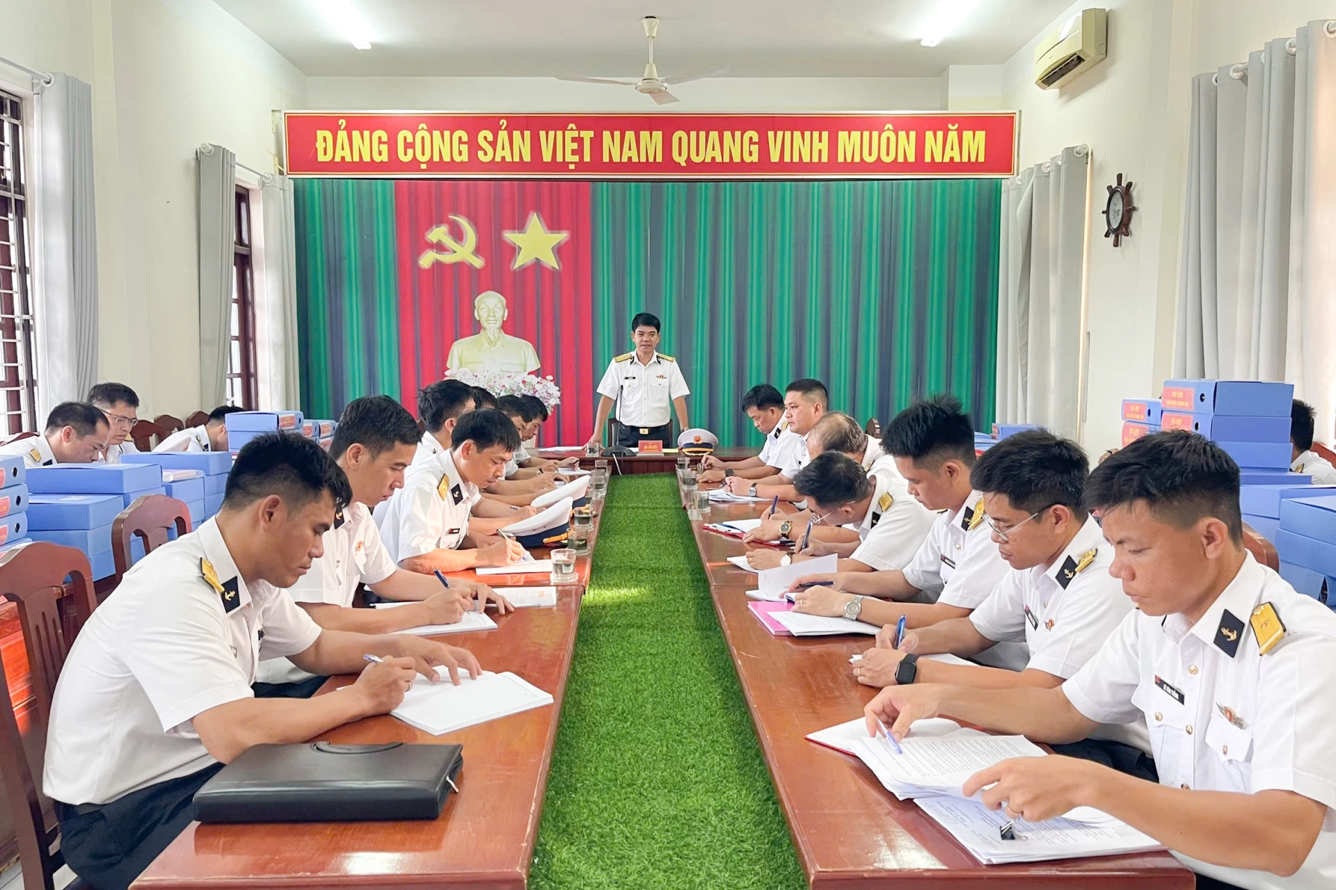 Đại tá Bùi Văn Bền quán triệt nội dung kiểm tra.