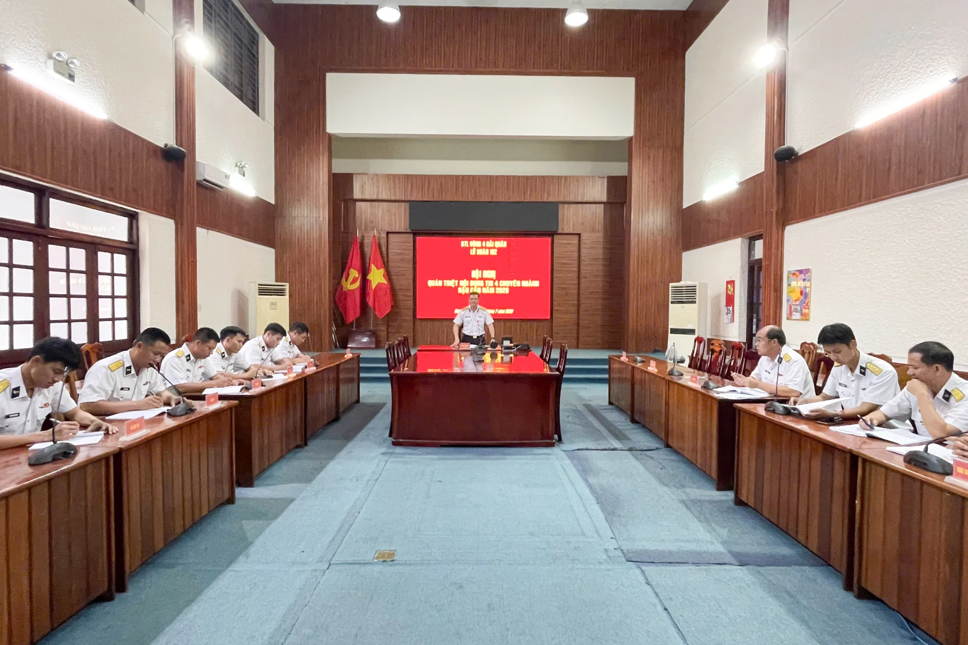 Thượng tá Nguyễn Tiến Giang quán triệt nội dung thi 4 chuyên ngành hậu cần.