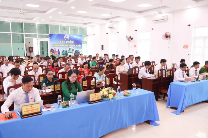 Kỳ họp thứ hai HĐND phường Đô Vinh khóa XIII