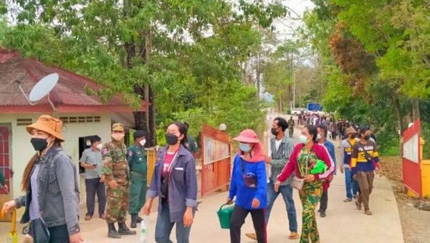 Lao động Campuchia trở về nước từ Thái Lan. (Nguồn: The Phnom Penh Post)

