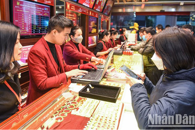 Giá vàng ngày 23/8: Thế giới và trong nước cùng tăng