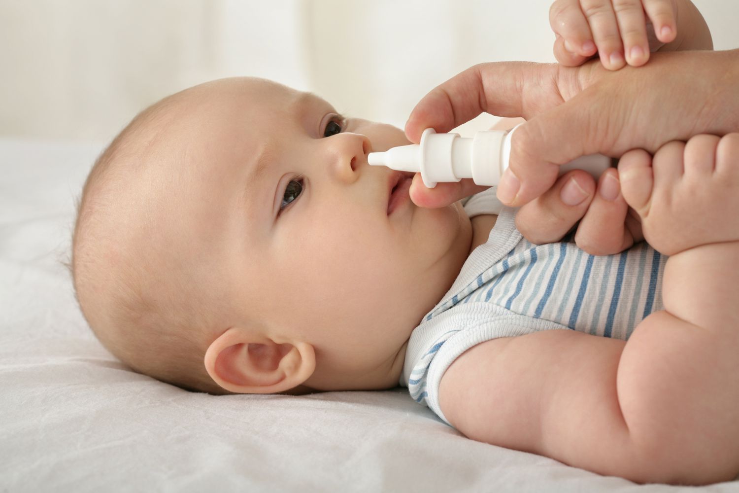 Không có khuyến cáo nào rửa hoặc nhỏ mũi thường quy cho trẻ khỏe mạnh hằng ngày để ngừa viêm mũi.