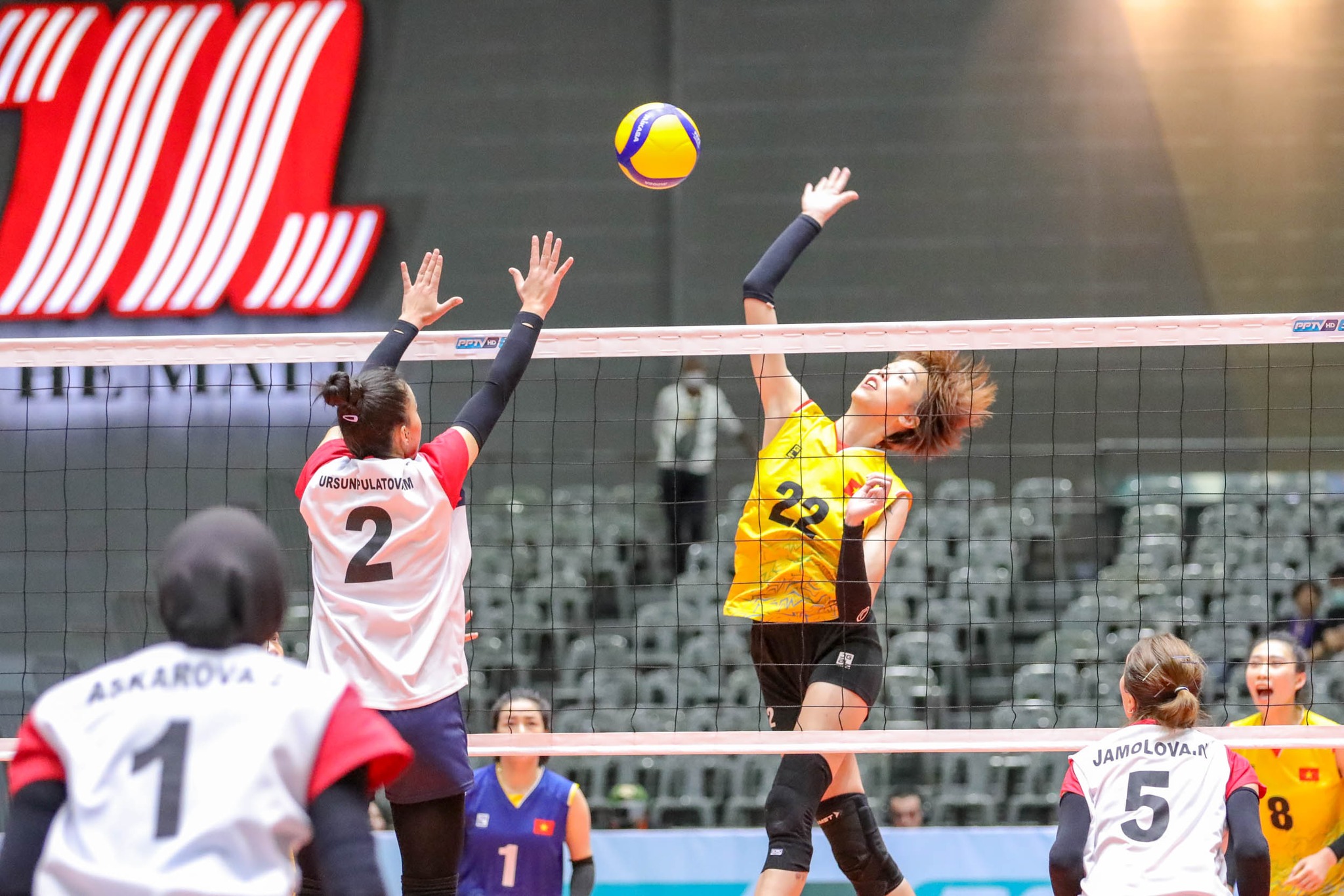 Giải vô địch bóng chuyền nữ châu Á 2023:: Tuyển Việt Nam thắng dễ trước Uzbekistan