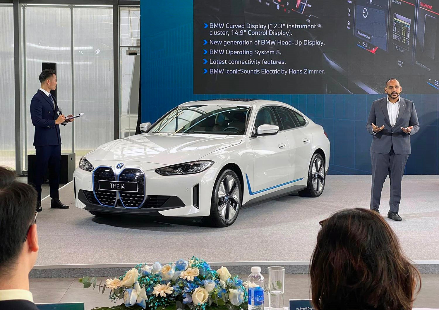 Xe điện BMW i4 (ảnh) và iX3 sẽ song hành với BMW i7 đã ra mắt Việt Nam từ trước đó.