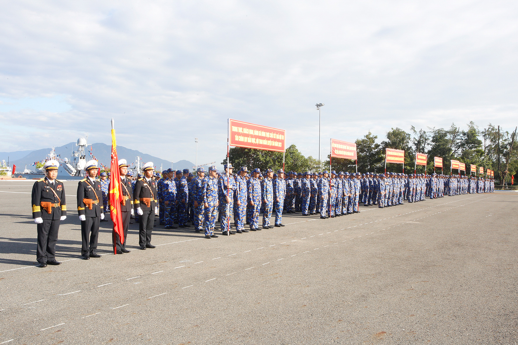 Vùng 4 Hải quân: Tổ chức Hội thi tàu chính quy mẫu mực, Hội thao huấn luyện tàu mặt nước