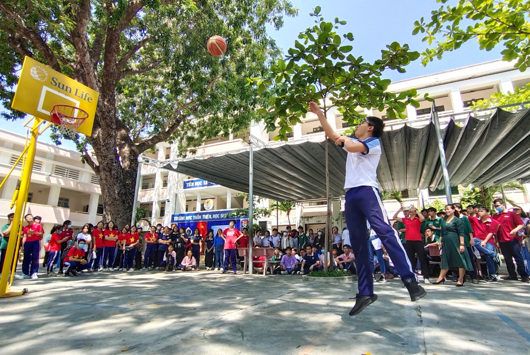 Chăm sóc sức khỏe học đường: Thiếu nhân lực và cơ sở vật chất