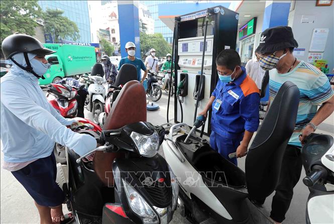 Giá xăng dầu tại Việt Nam chiều 21/8 sẽ được điều chỉnh ra sao?