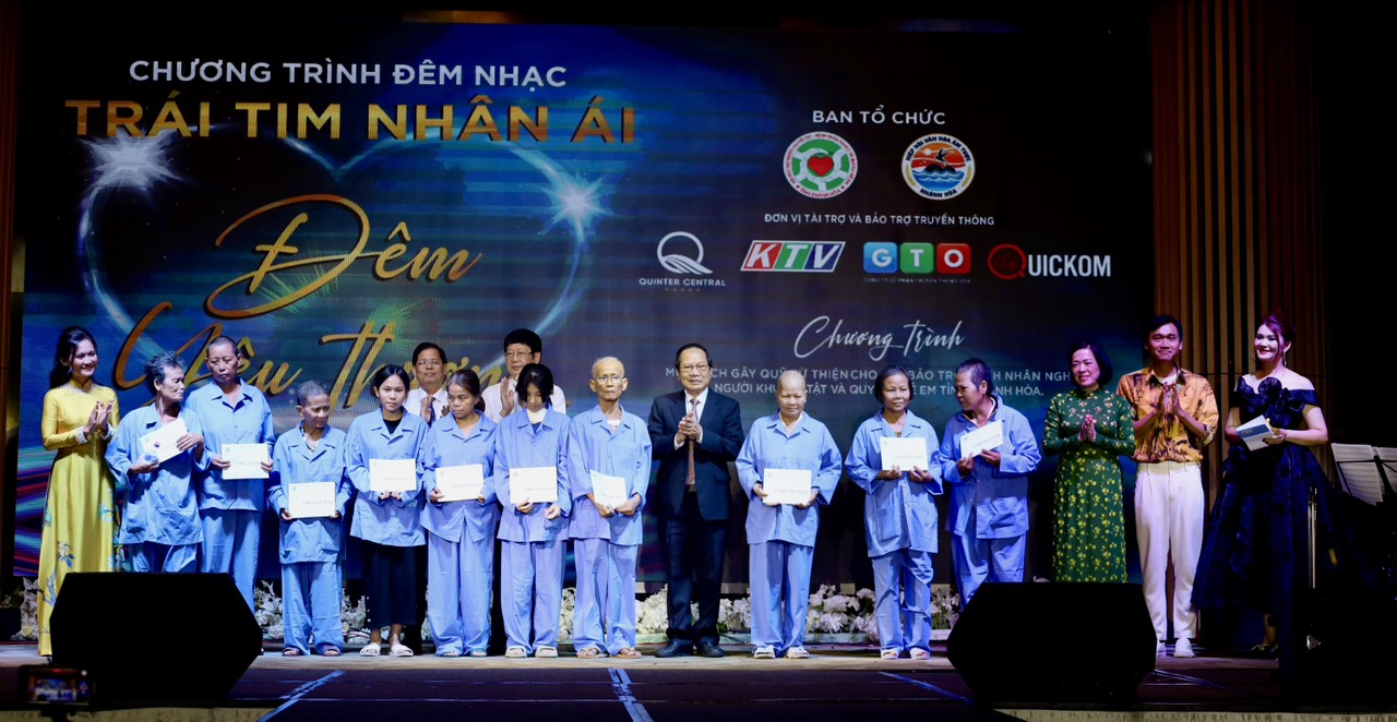 Đêm nhạc “Trái tim nhân ái” gây quỹ từ thiện được hơn 500 triệu đồng