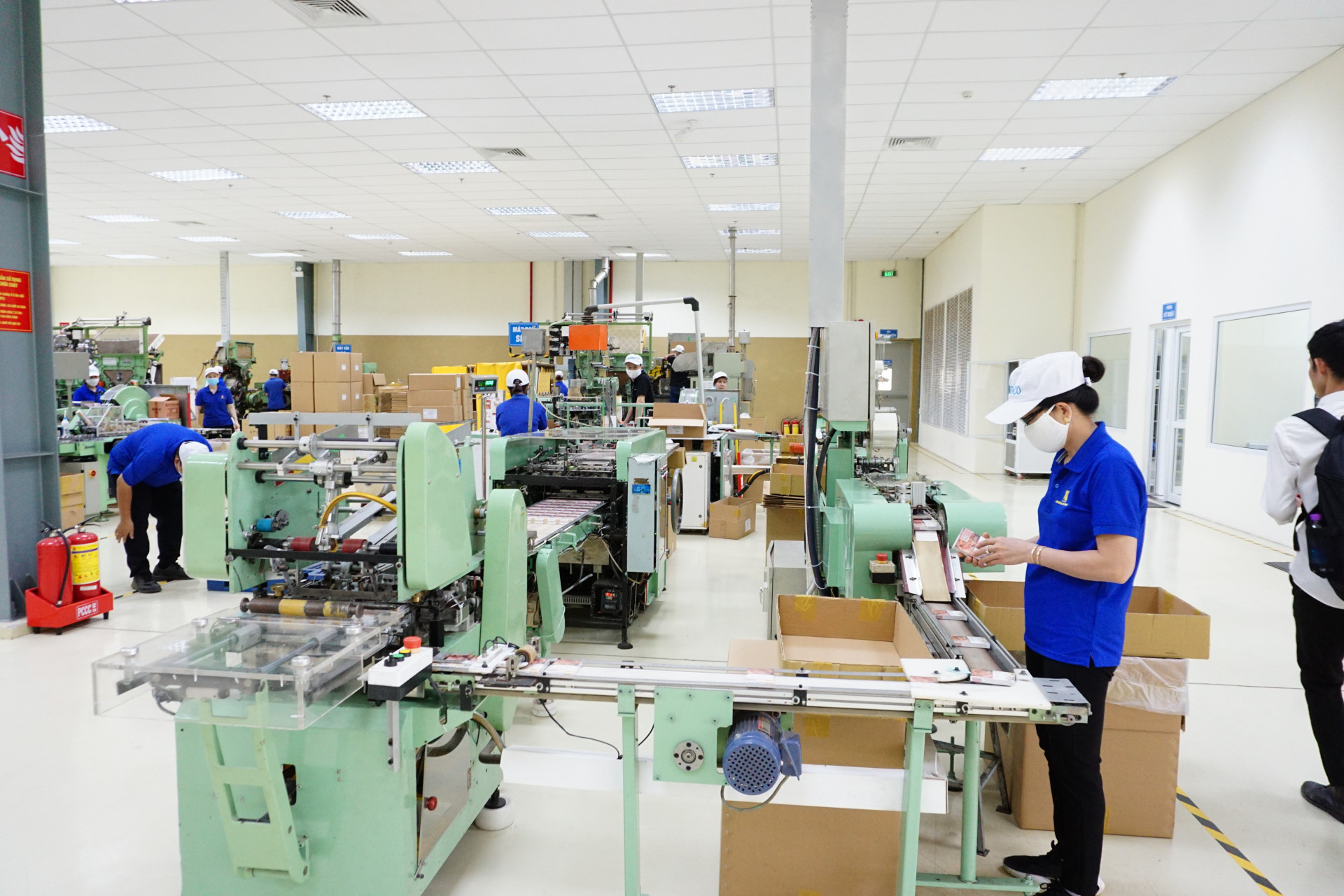 Sản xuất tại Nhà máy thuốc lá Khatoco Khánh Hòa