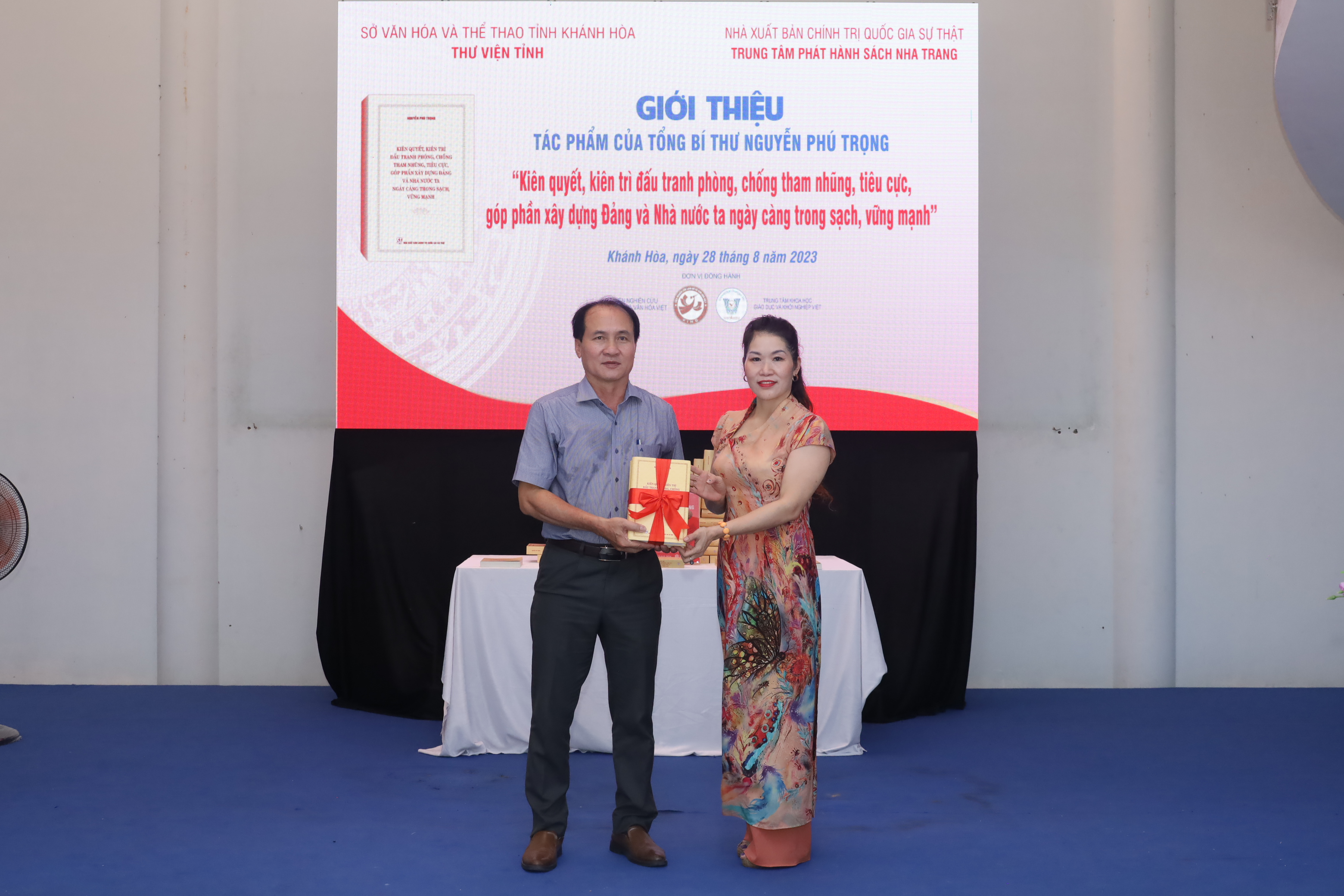 Giới thiệu sách của Tổng Bí thư Nguyễn Phú Trọng cho hơn 150 cán bộ, đảng viên, đoàn viên