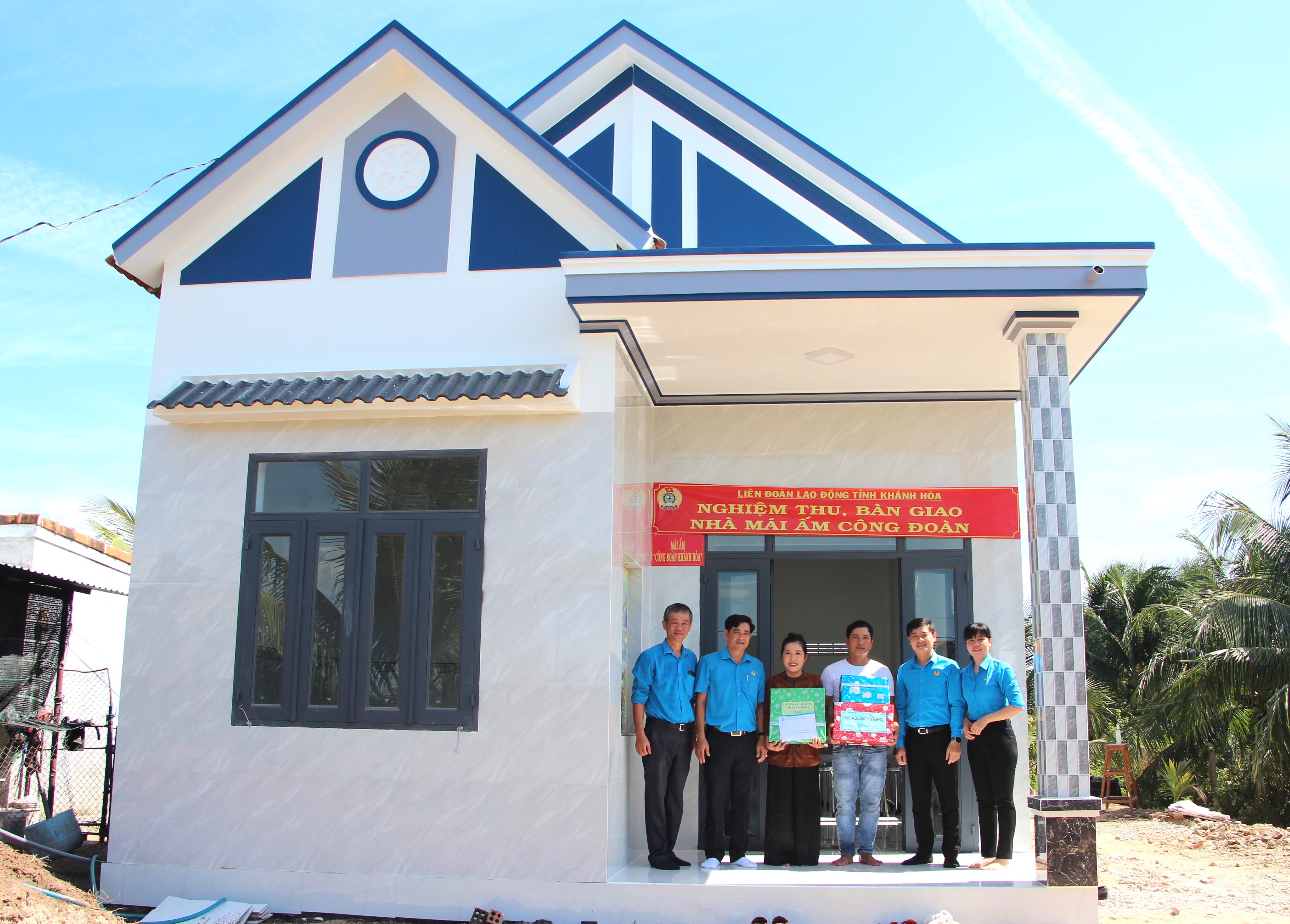 Liên đoàn Lao động tỉnh Khánh Hòa nghiệm thu, bàn giao 5 nhà mái ấm Công đoàn cho đoàn viên