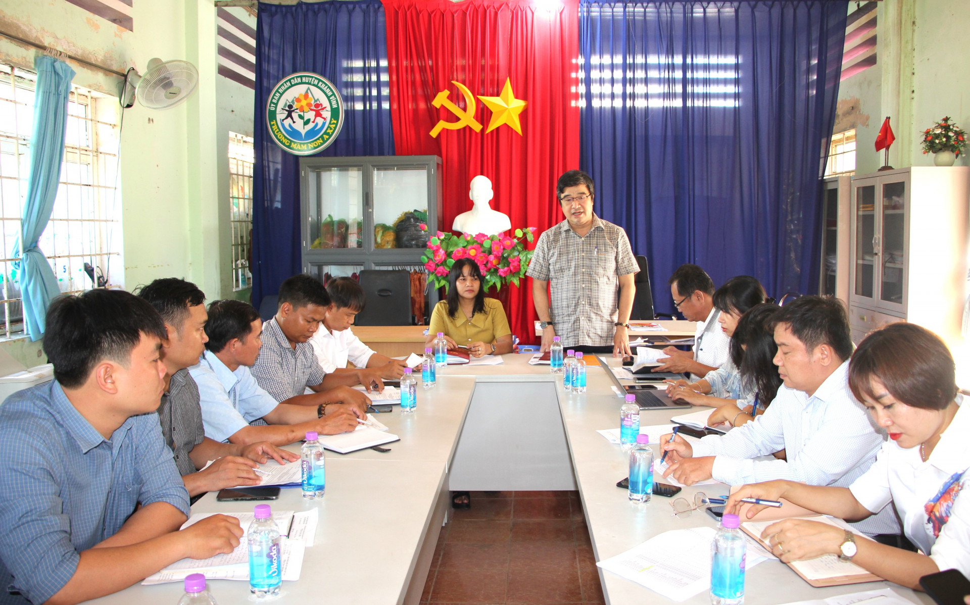 Ông Tạ Hồng Quang phát biểu chỉ đạo tại buổi kiểm tra ở xã Khánh Nam.