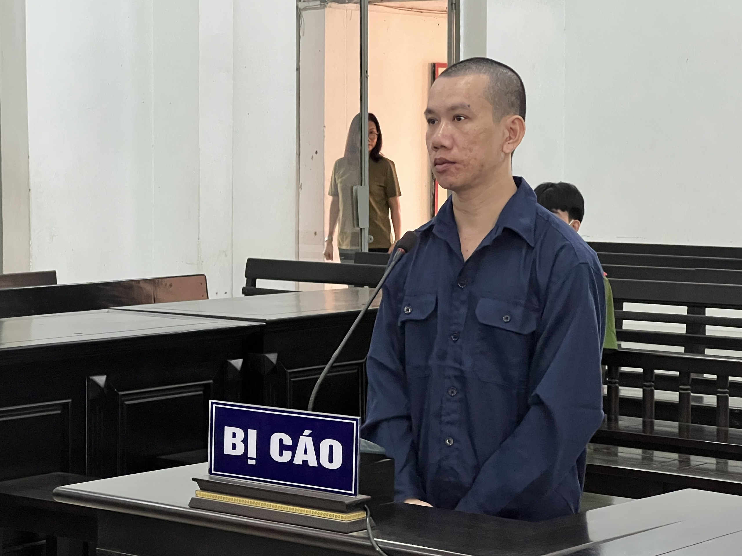 Vào tù vì dùng giấy tờ đất giả để thế chấp chiếm đoạt tiền  