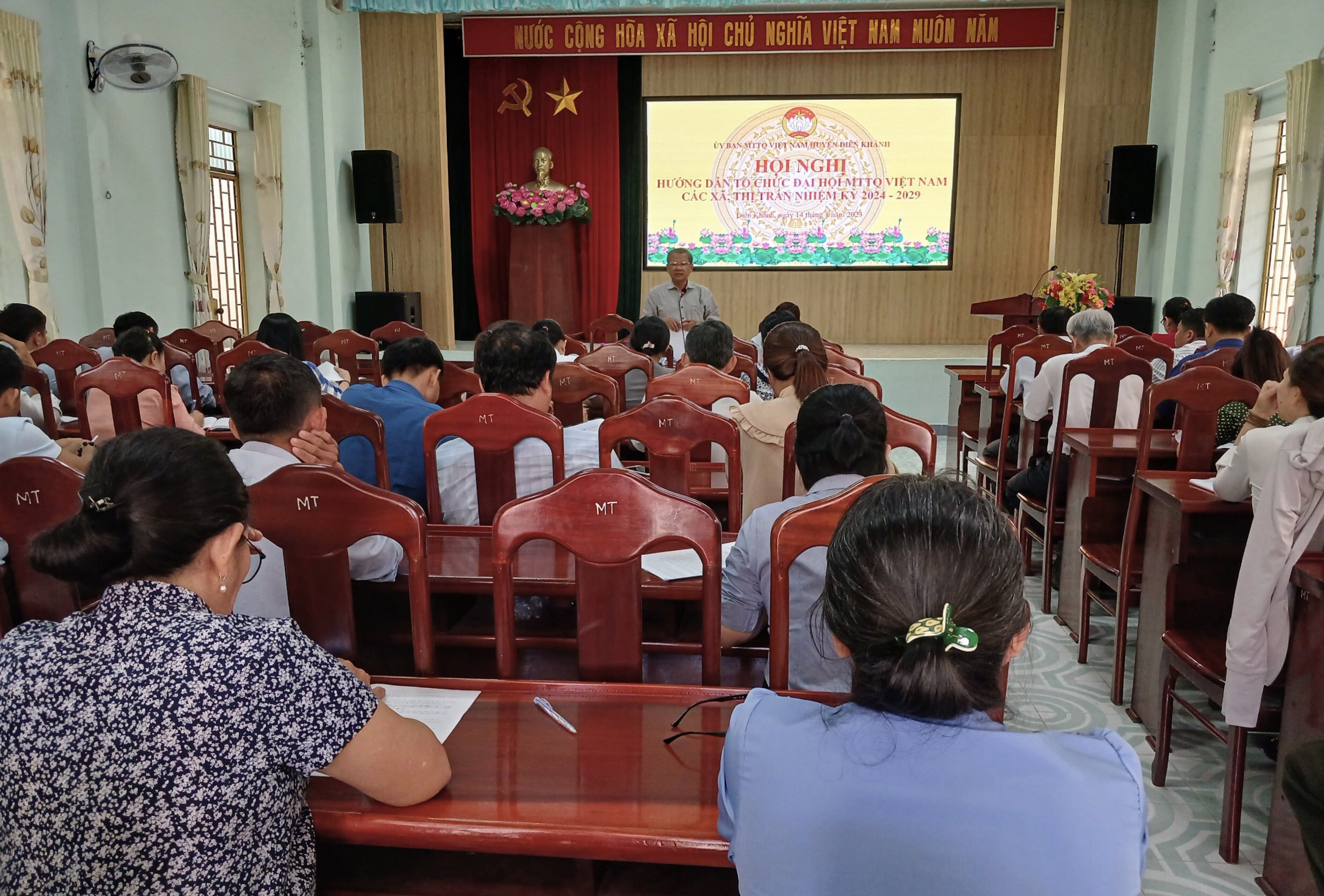 Quang cảnh hội nghị