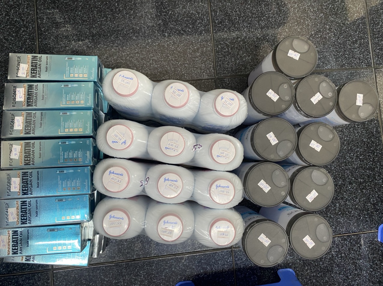 Đội Quản lý thị trường số 1 tạm giữ nhiều sản phẩm mỹ phẩm không rõ nguồn gốc