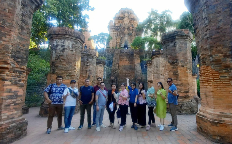 Đoàn famtrip của lữ hành Indonesia khảo sát du lịch Khánh Hòa