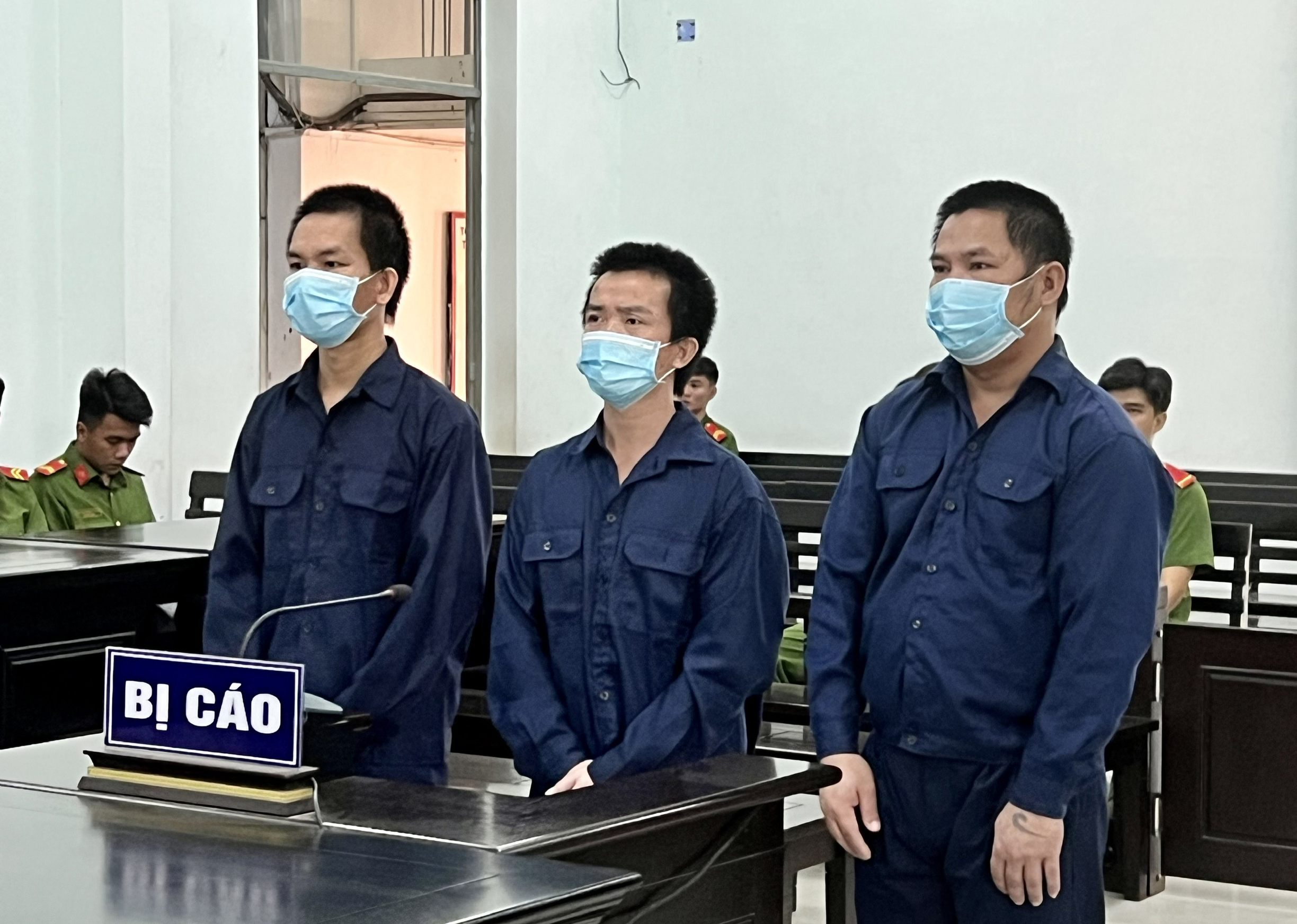 Trêu chọc, tấn công người khác, 3 bị cáo lãnh án