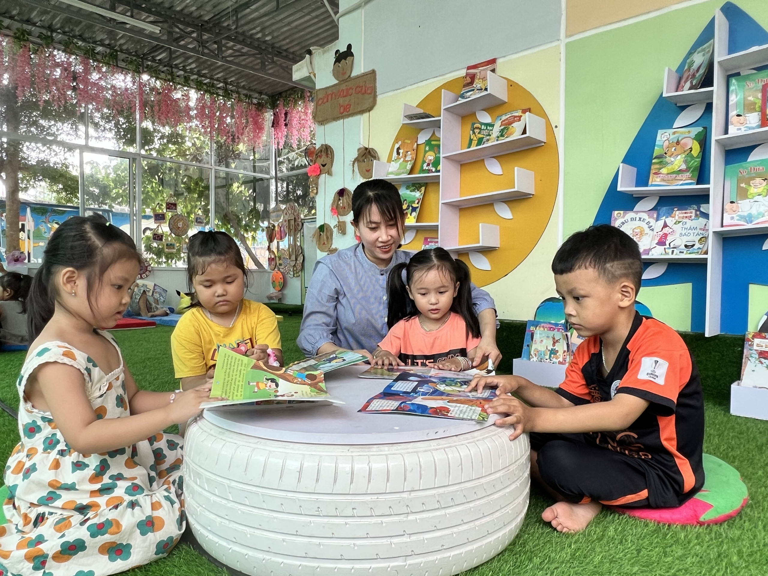 Chuyện trường mầm non đạt chuẩn 