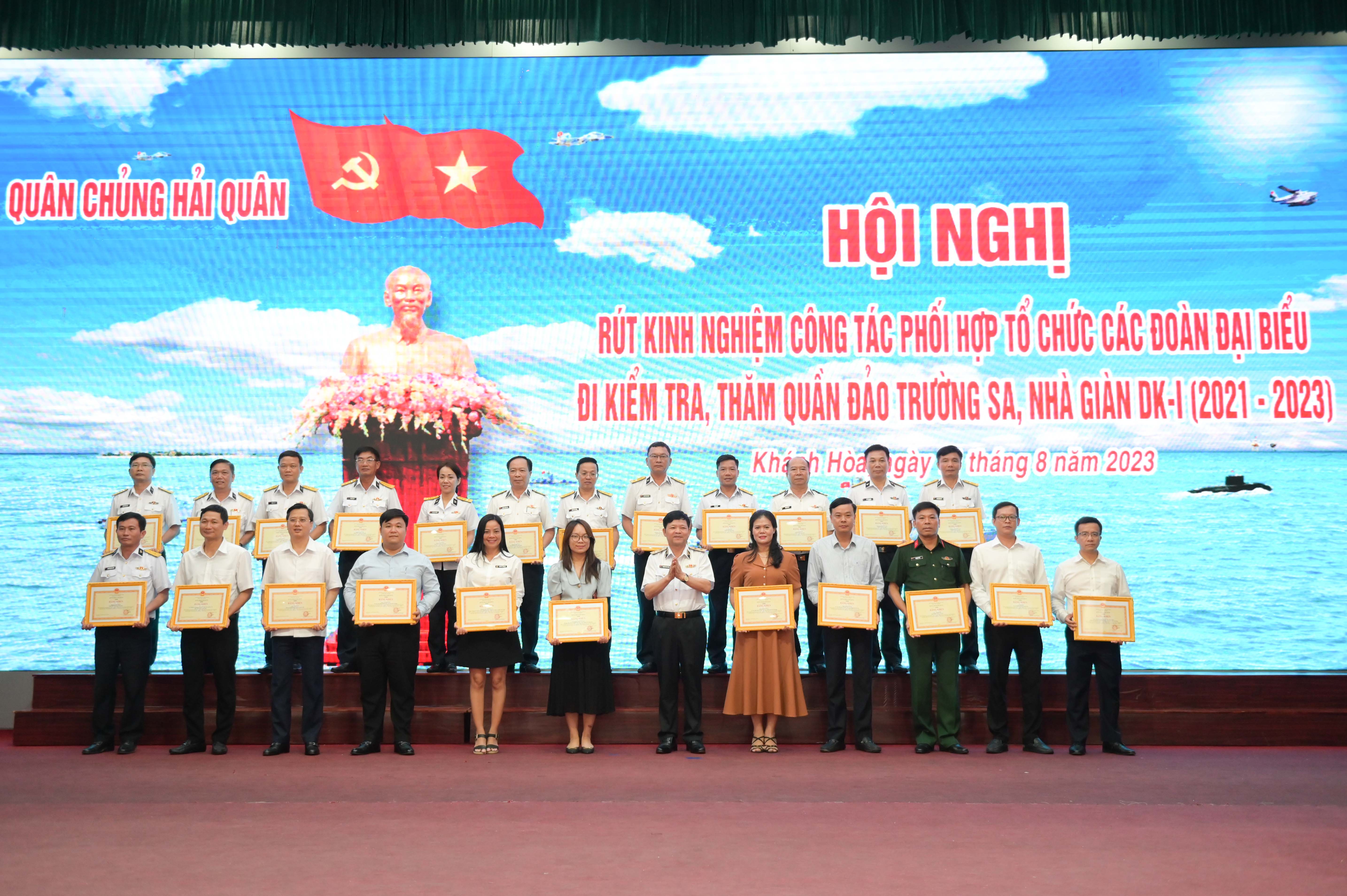 Rút kinh nghiệm công tác phối hợp tổ chức các đoàn kiểm tra, thăm quần đảo Trường Sa, nhà giàn DK1