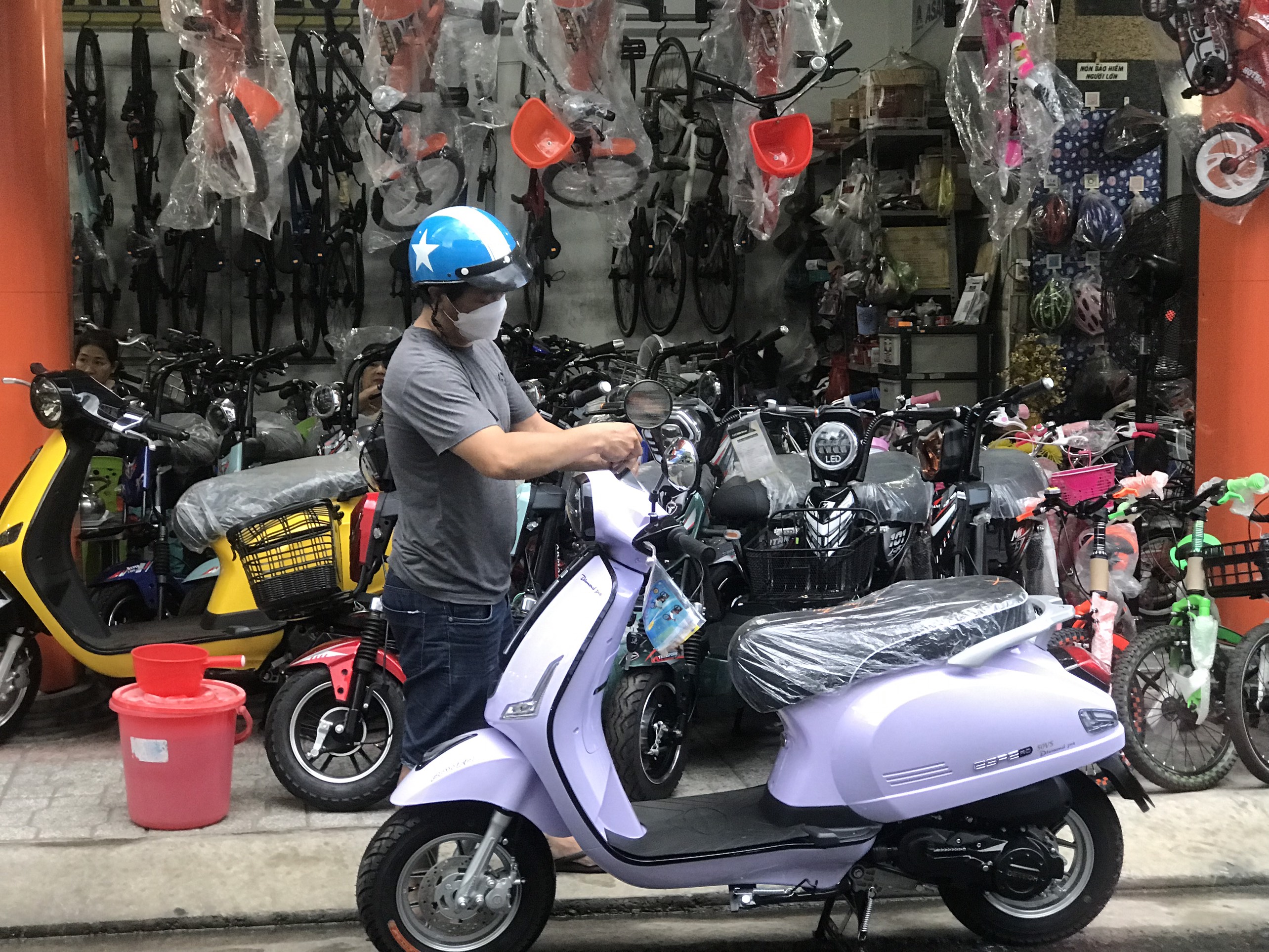 Thị trường xe đạp, xe máy điện: Sức mua hạn chế