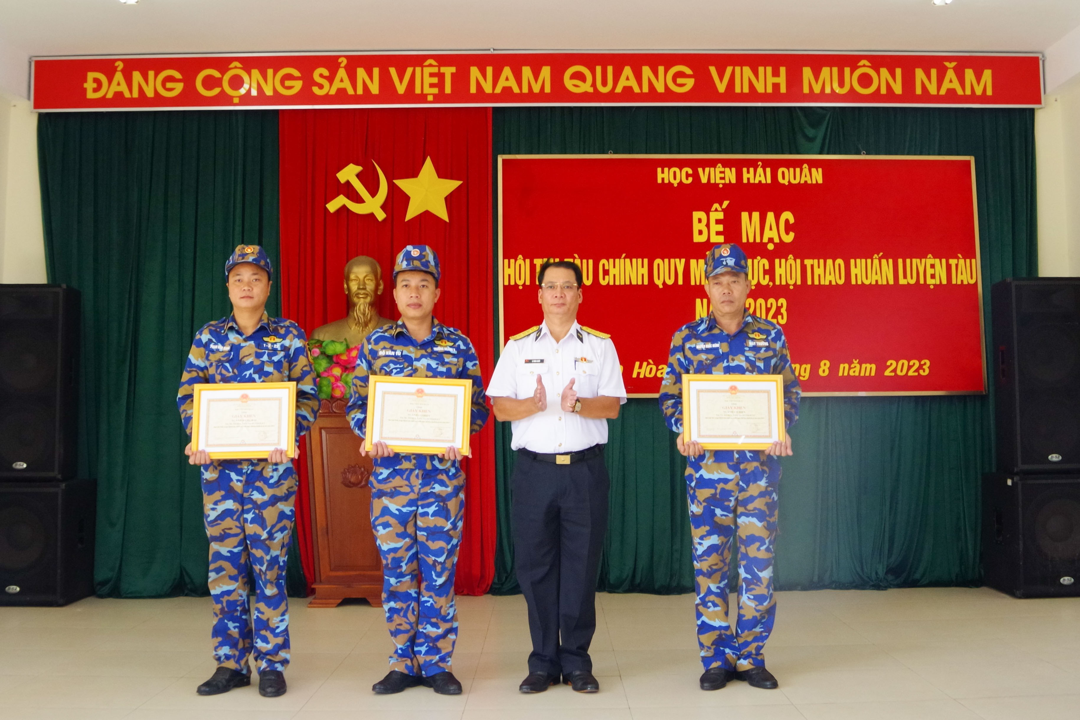 Học viện Hải quân bế mạc Hội thi tàu chính quy mẫu mực, hội thao huấn luyện tàu