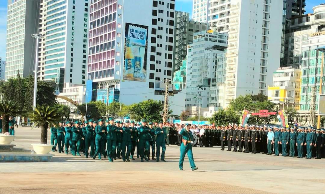 Lực lượng vũ trang TP. Nha Trang tích cực luyện tập tham gia Lễ Thượng cờ.