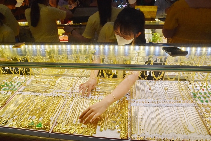 Giá vàng hôm nay (3-8): Tăng mạnh chiều mua
