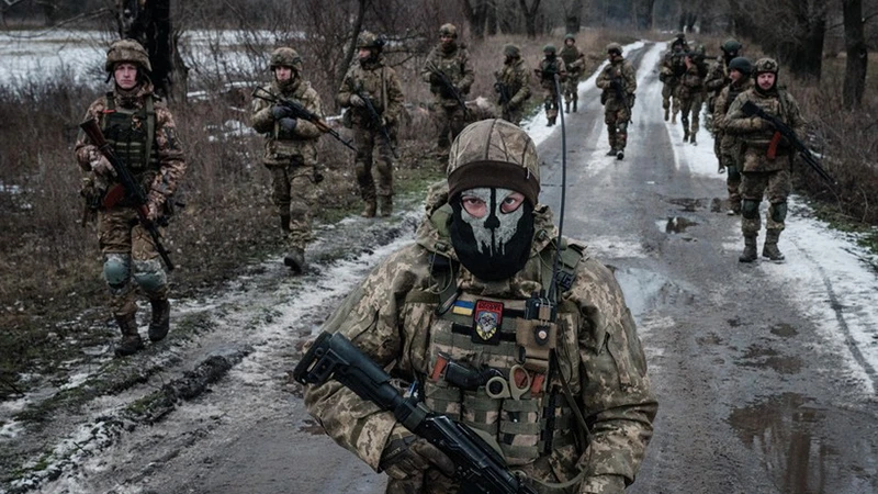 Nga và Ukraine báo động về mối đe dọa tên lửa và thiết bị bay không người lái